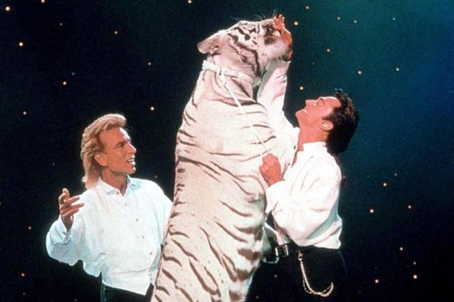magicians-siegfried-and-roy-2002-e1569873525571-760×506